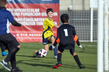 Imágenes del encuentro Joakin Lizarraga 4 - 3 Ermitagaña de la segunda jornada del XL Torneo Interescolar.