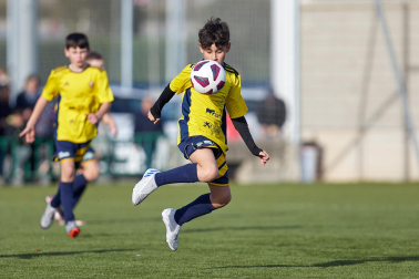 Imágenes del encuentro Joakin Lizarraga 4 - 3 Ermitagaña de la segunda jornada del XL Torneo Interescolar.