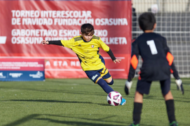 Imágenes del encuentro Joakin Lizarraga 4 - 3 Ermitagaña de la segunda jornada del XL Torneo Interescolar.