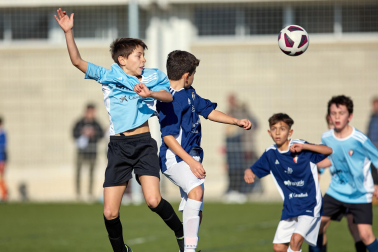 Imágenes del encuentro Doña Mayor 2-4 San Miguel (Noáin) de la segunda jornada del XL Torneo Interescolar.