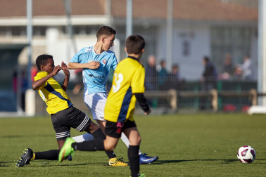 Imágenes del encuentro Príncipe de Viana 5-1 Mendillorri de la segunda jornada del XL Torneo Interescolar.