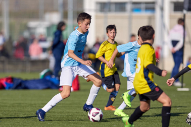 Imágenes del encuentro Príncipe de Viana 5-1 Mendillorri de la segunda jornada del XL Torneo Interescolar.