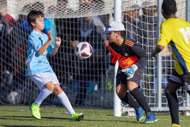 Imágenes del encuentro Príncipe de Viana 5-1 Mendillorri de la segunda jornada del XL Torneo Interescolar.