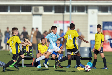 Imágenes del encuentro Príncipe de Viana 5-1 Mendillorri de la segunda jornada del XL Torneo Interescolar.