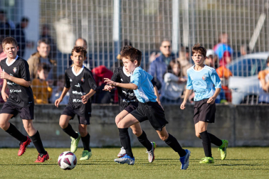 Imágenes del encuentro Nuestra Señora del Huerto 0-4 La Compasión de la segunda jornada del XL Torneo Interescolar.
