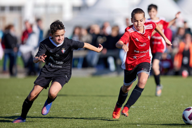 Imágenes del encuentro Santa Luis de Marillac 3-4 Paz de Ziganda de la segunda jornada del XL Torneo Interescolar.