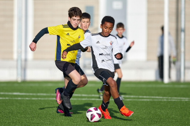 Imágenes del encuentro Azpilagaña 0-5 Atargi de la cuarta jornada del XL Torneo Interescolar