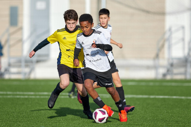 Imágenes del encuentro Azpilagaña 0-5 Atargi de la cuarta jornada del XL Torneo Interescolar