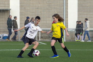 Imágenes del encuentro Azpilagaña 0-5 Atargi de la cuarta jornada del XL Torneo Interescolar.