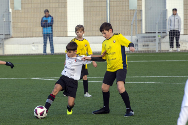 Imágenes del encuentro Azpilagaña 0-5 Atargi de la cuarta jornada del XL Torneo Interescolar.
