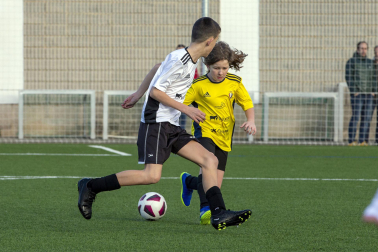 Imágenes del encuentro Azpilagaña 0-5 Atargi de la cuarta jornada del XL Torneo Interescolar.