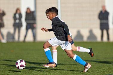 Imágenes del encuentro Catalina de Foix 0-4 Larraona Claret de la cuarta jornada del XL Torneo Interescolar.