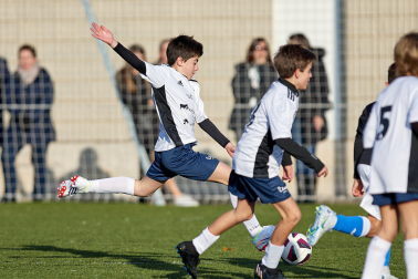 Imágenes del encuentro Catalina de Foix 0-4 Larraona Claret de la cuarta jornada del XL Torneo Interescolar.