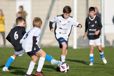 Imágenes del encuentro Catalina de Foix 0-4 Larraona Claret de la cuarta jornada del XL Torneo Interescolar.