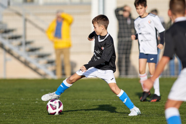 Imágenes del encuentro Catalina de Foix 0-4 Larraona Claret de la cuarta jornada del XL Torneo Interescolar.