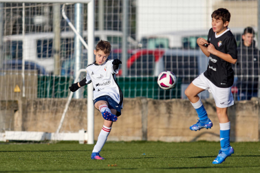 Imágenes del encuentro Catalina de Foix 0-4 Larraona Claret de la cuarta jornada del XL Torneo Interescolar.
