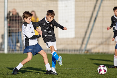 Imágenes del encuentro Catalina de Foix 0-4 Larraona Claret de la cuarta jornada del XL Torneo Interescolar.