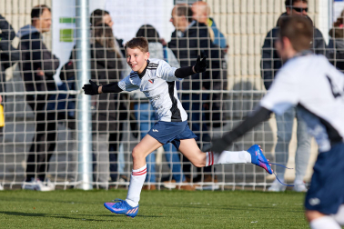 Imágenes del encuentro Catalina de Foix 0-4 Larraona Claret de la cuarta jornada del XL Torneo Interescolar.