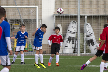 Imágenes del encuentro Juan Bautista Irurzun 1-1 Regina Pacis de la cuarta jornada del XL Torneo Interescolar.