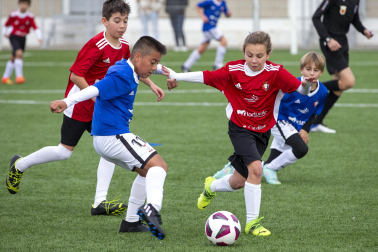 Imágenes del encuentro Juan Bautista Irurzun 1-1 Regina Pacis de la cuarta jornada del XL Torneo Interescolar.