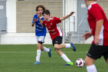 Imágenes del encuentro Juan Bautista Irurzun 1-1 Regina Pacis de la cuarta jornada del XL Torneo Interescolar.