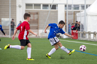Imágenes del encuentro Juan Bautista Irurzun 1-1 Regina Pacis de la cuarta jornada del XL Torneo Interescolar.