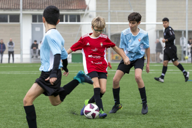 Imágenes del encuentro La Compasión 3-0 Alaitz Ik. de la cuarta jornada del XL Torneo Interescolar.