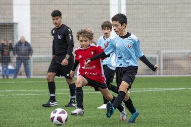 Imágenes del encuentro La Compasión 3-0 Alaitz Ik. de la cuarta jornada del XL Torneo Interescolar.