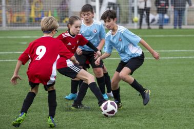 Imágenes del encuentro La Compasión 3-0 Alaitz Ik. de la cuarta jornada del XL Torneo Interescolar.