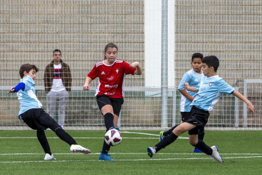 Imágenes del encuentro La Compasión 3-0 Alaitz Ik. de la cuarta jornada del XL Torneo Interescolar.