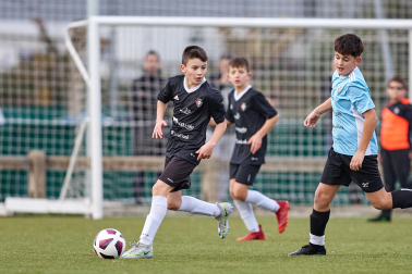 Imágenes del encuentro Lorenzo Goicoa 5-0 Auzalar Ik. de la cuarta jornada del XL Torneo Interescolar.