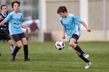 Imágenes del encuentro Lorenzo Goicoa 5-0 Auzalar Ik. de la cuarta jornada del XL Torneo Interescolar.