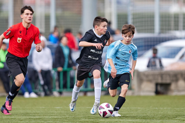 Imágenes del encuentro Lorenzo Goicoa 5-0 Auzalar Ik. de la cuarta jornada del XL Torneo Interescolar.