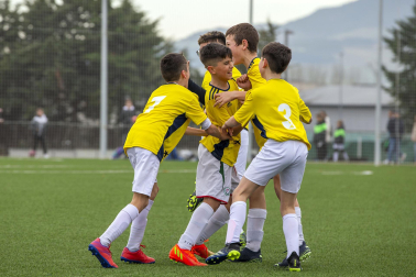 Imágenes del encuentro Marqués de la Real Defensa 0-1 Bernart Etxepare de la cuarta jornada del XL Torneo Interescolar.
