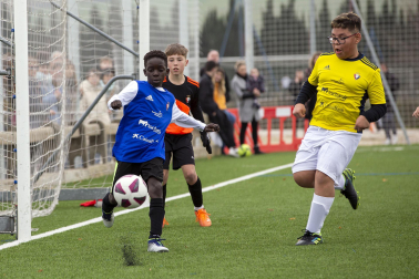 Imágenes del encuentro Marqués de la Real Defensa 0-1 Bernart Etxepare de la cuarta jornada del XL Torneo Interescolar.