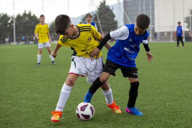 Imágenes del encuentro Marqués de la Real Defensa 0-1 Bernart Etxepare de la cuarta jornada del XL Torneo Interescolar.