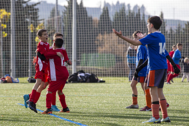 Imágenes del encuentro Mendialdea 3-3 Liceo Monjardín de la cuarta jornada del XL Torneo Interescolar.