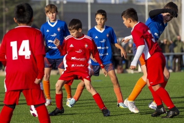 Imágenes del encuentro Mendialdea 3-3 Liceo Monjardín de la cuarta jornada del XL Torneo Interescolar.
