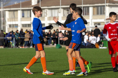 Imágenes del encuentro Mendialdea 3-3 Liceo Monjardín de la cuarta jornada del XL Torneo Interescolar.