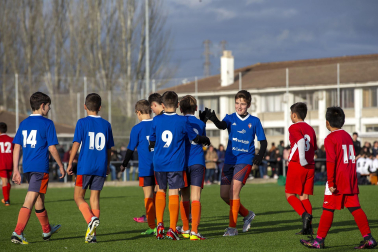 Imágenes del encuentro Mendialdea 3-3 Liceo Monjardín de la cuarta jornada del XL Torneo Interescolar.
