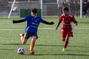 Imágenes del encuentro Mendialdea 3-3 Liceo Monjardín de la cuarta jornada del XL Torneo Interescolar.