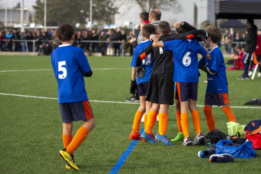 Imágenes del encuentro Mendialdea 3-3 Liceo Monjardín de la cuarta jornada del XL Torneo Interescolar.