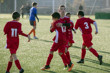 Imágenes del encuentro Mendialdea 3-3 Liceo Monjardín de la cuarta jornada del XL Torneo Interescolar.