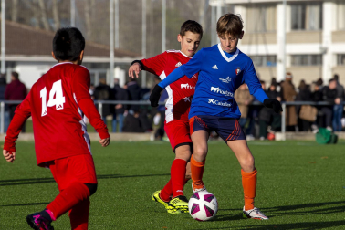 Imágenes del encuentro Mendialdea 3-3 Liceo Monjardín de la cuarta jornada del XL Torneo Interescolar.