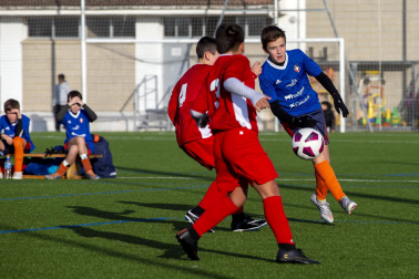 Imágenes del encuentro Mendialdea 3-3 Liceo Monjardín de la cuarta jornada del XL Torneo Interescolar.