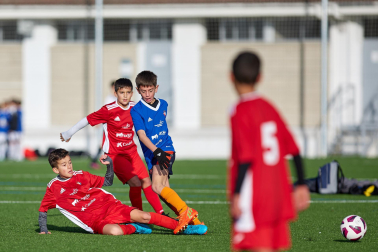 Imágenes del encuentro Mendialdea 3-3 Liceo Monjardín de la cuarta jornada del XL Torneo Interescolar.