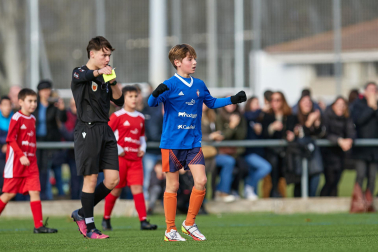 Imágenes del encuentro Mendialdea 3-3 Liceo Monjardín de la cuarta jornada del XL Torneo Interescolar.