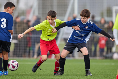 Imágenes del encuentro Mendialdea 3-3 Liceo Monjardín de la cuarta jornada del XL Torneo Interescolar.