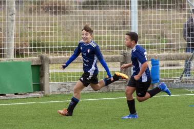 Imágenes del encuentro Mendialdea II 5-2 Lizarra Ik de la cuarta jornada del XL Torneo Interescolar.