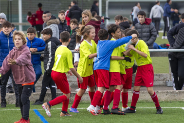 Imágenes del encuentro Mendialdea II 5-2 Lizarra Ik de la cuarta jornada del XL Torneo Interescolar.